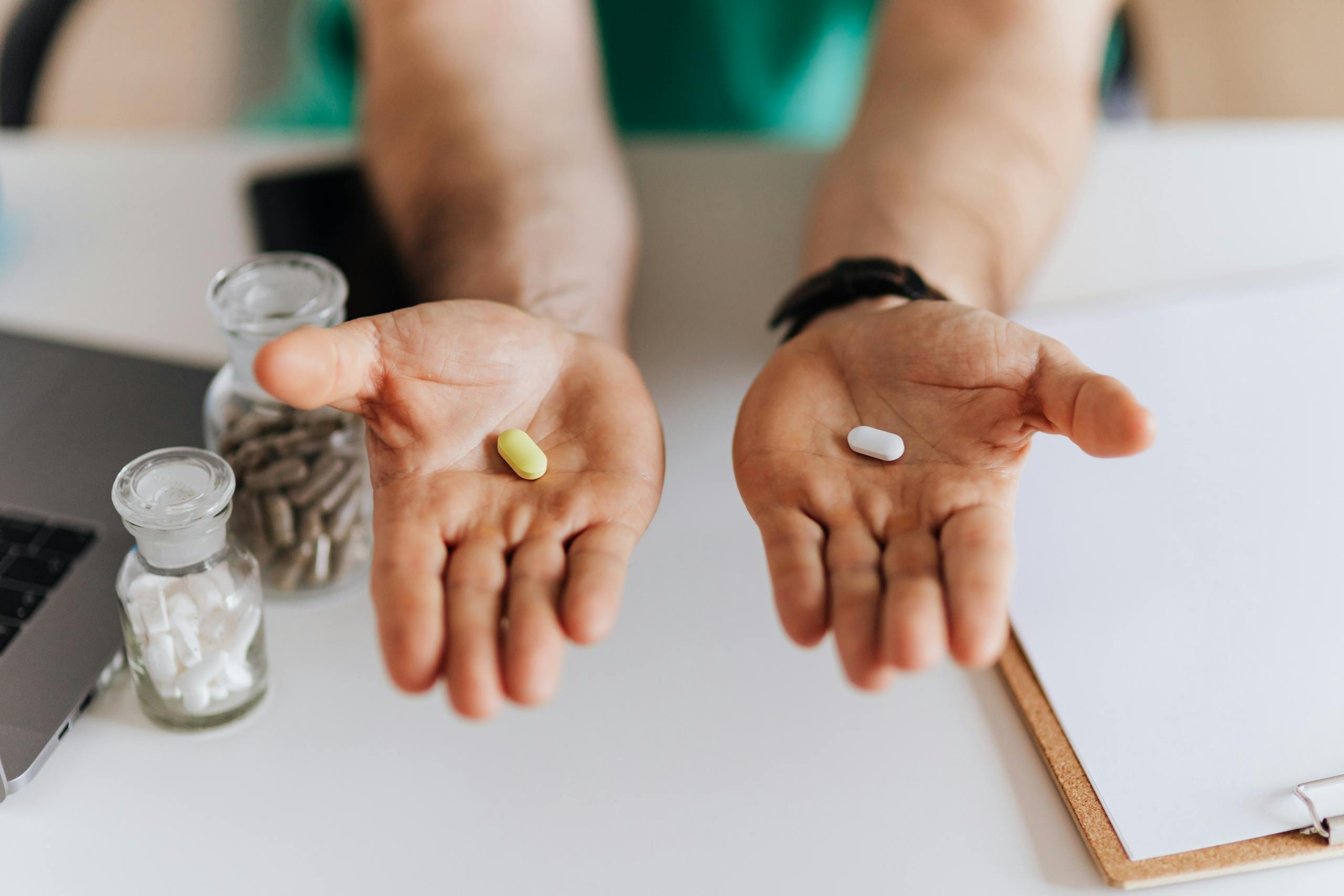 Medicamentos Fotosensibles y Depilación Láser: Guía de Seguridad y Listado 2026